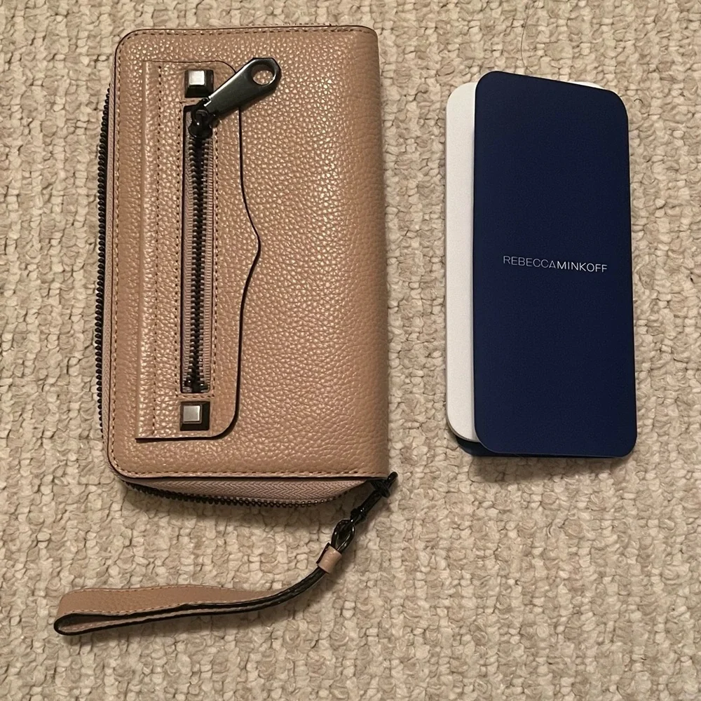 New Rebecca Minkoff Universal Wristlet - Picture 3 of 3